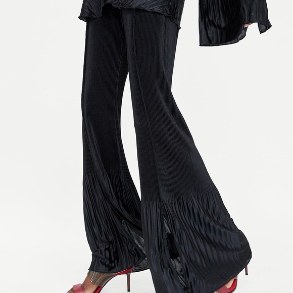 ZARA Black Pleaded Flared Trousers - Picture 2 of 3